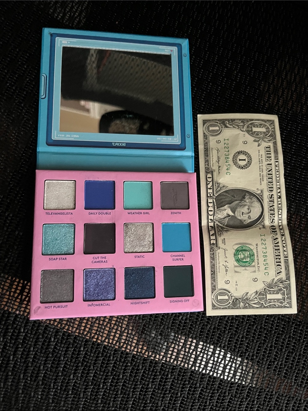 Trixie Cosmetics NIGHTTIME REALNESS 12 pan shadow + pressed pigment palette - Picture 2 of 8